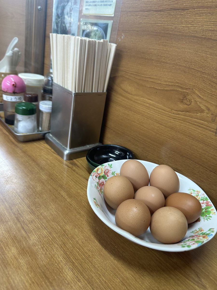 pizza08785865's tweet image. #佐賀競馬場　#龍ラーメン
ラーメン500円^ ^
馬い^ ^
そして店員のおばちゃんがまじでかわいい^ ^