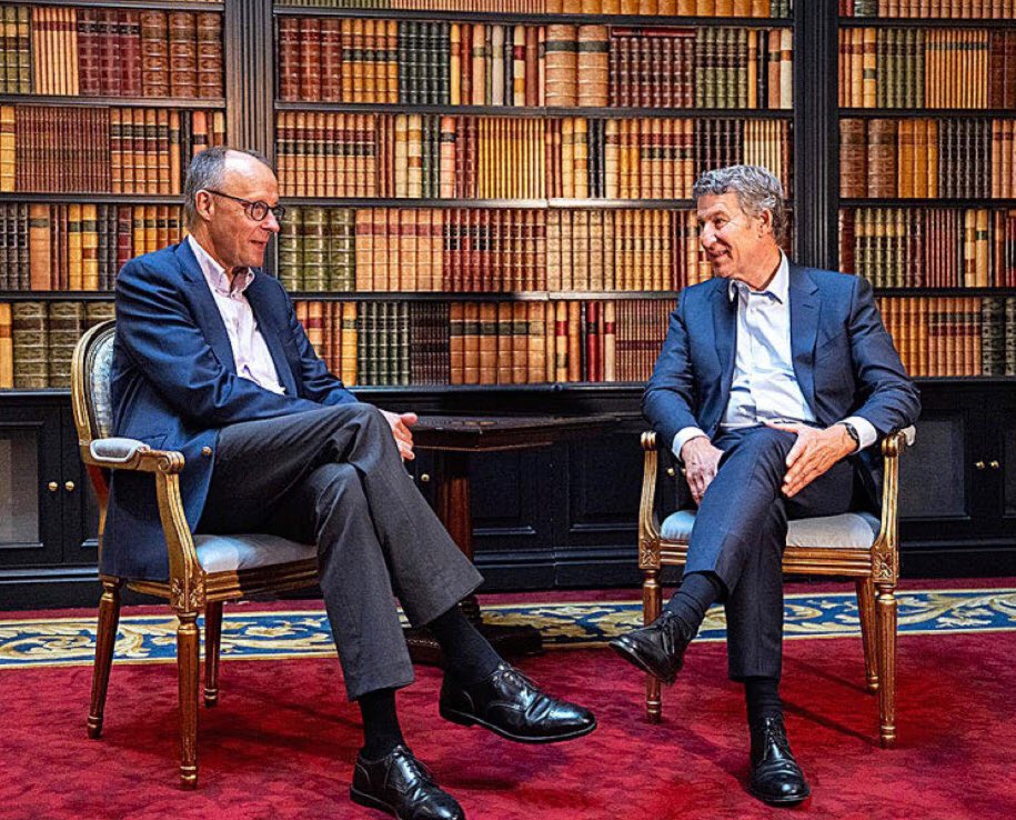 …

“Te fijaste, Federico, en el mal aspecto de Sánchez…”

¡Jawohl, Alberto, jawhol!