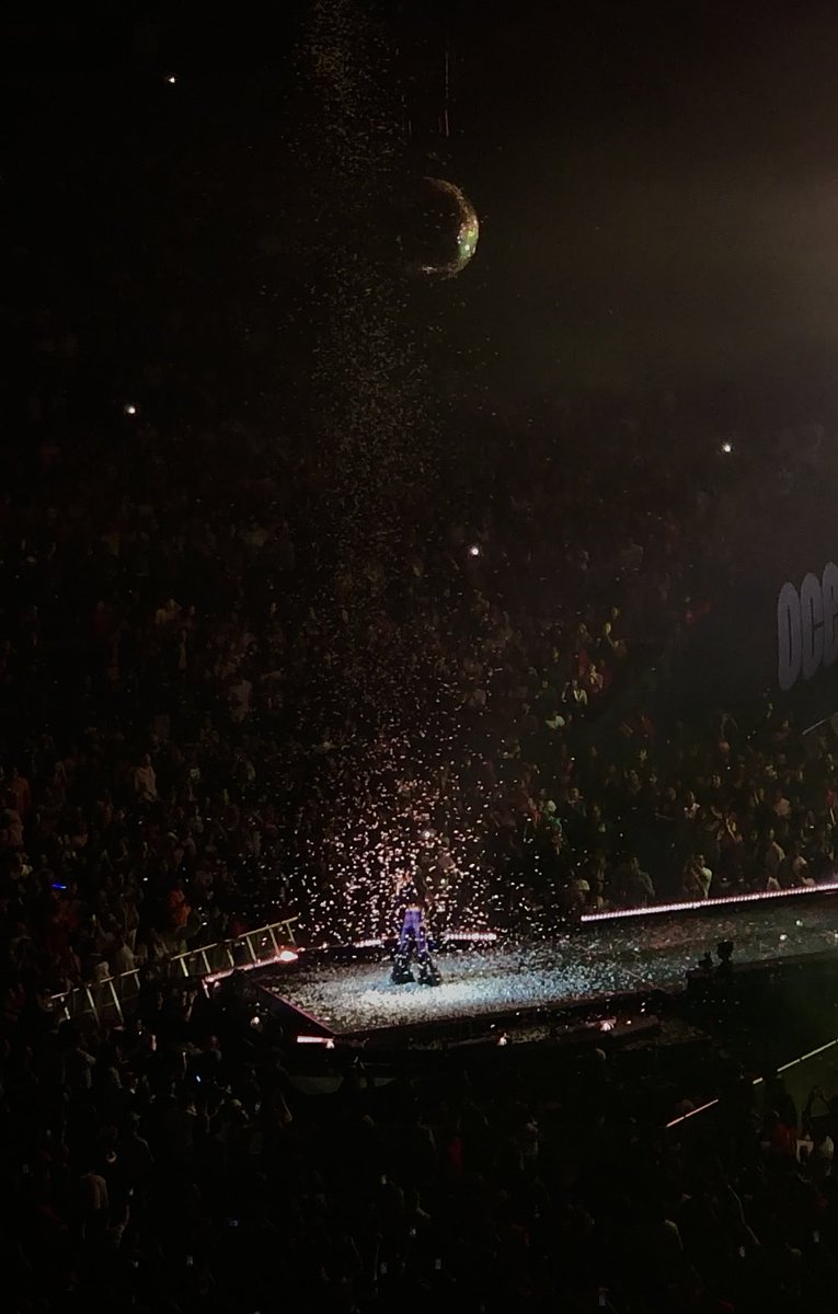 __SrtaRex's tweet photo. @danielaspalla gracias por darme mis canciones favoritas y la noche de ayer, estuvo increíble ❤️‍🩹 https://t.co/WHsX3Q83fF