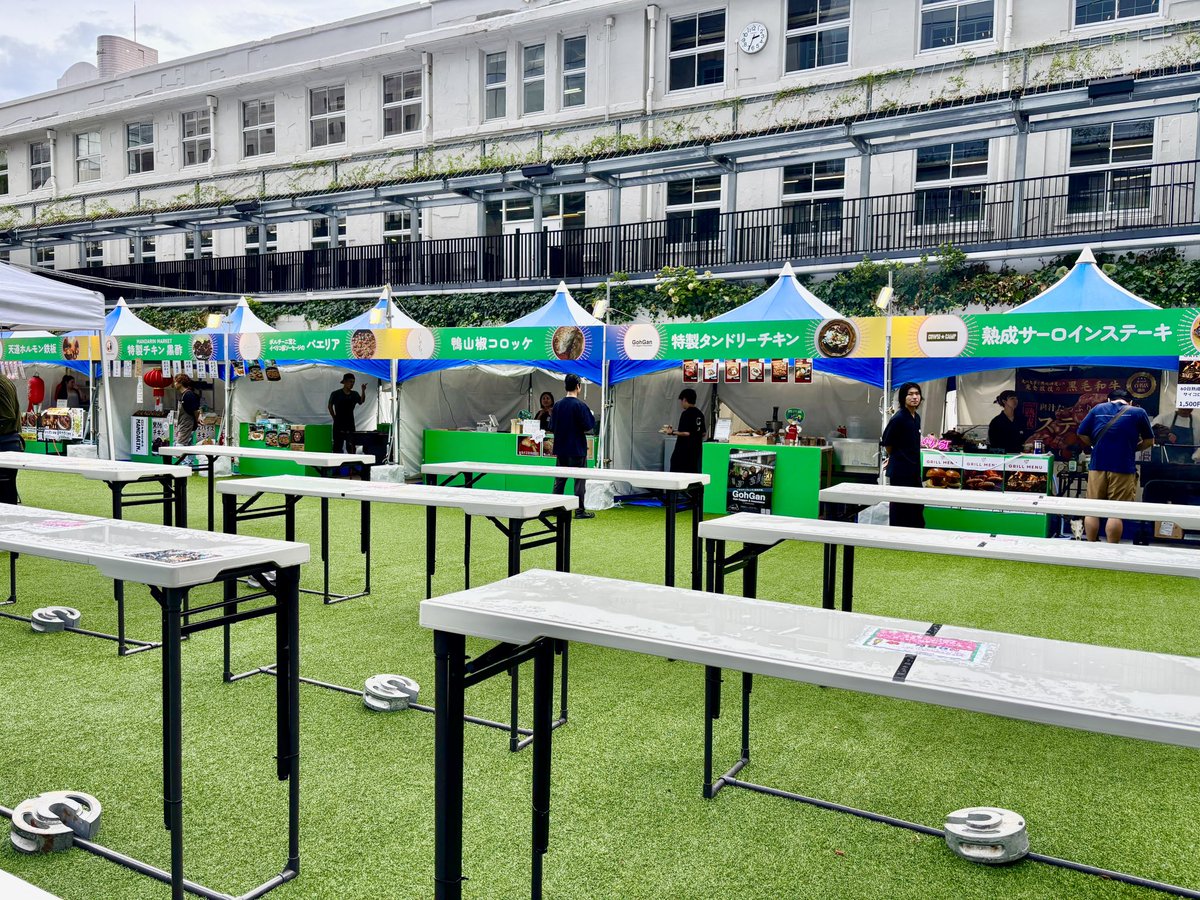 福岡大名ガーデンシティで「お肉とワインの祭典 MEAT&amp;WINE FUKUOKA」やってるよー！
よかお店たちが揃ってて楽しげ！これは「しおとさけ」の鴨山椒コロッケと手羽焼き、「羊爆味坊」のラムの串焼き。そろそろ雨が上がるんで、今がチャンス！！
#meatwinefukuoka