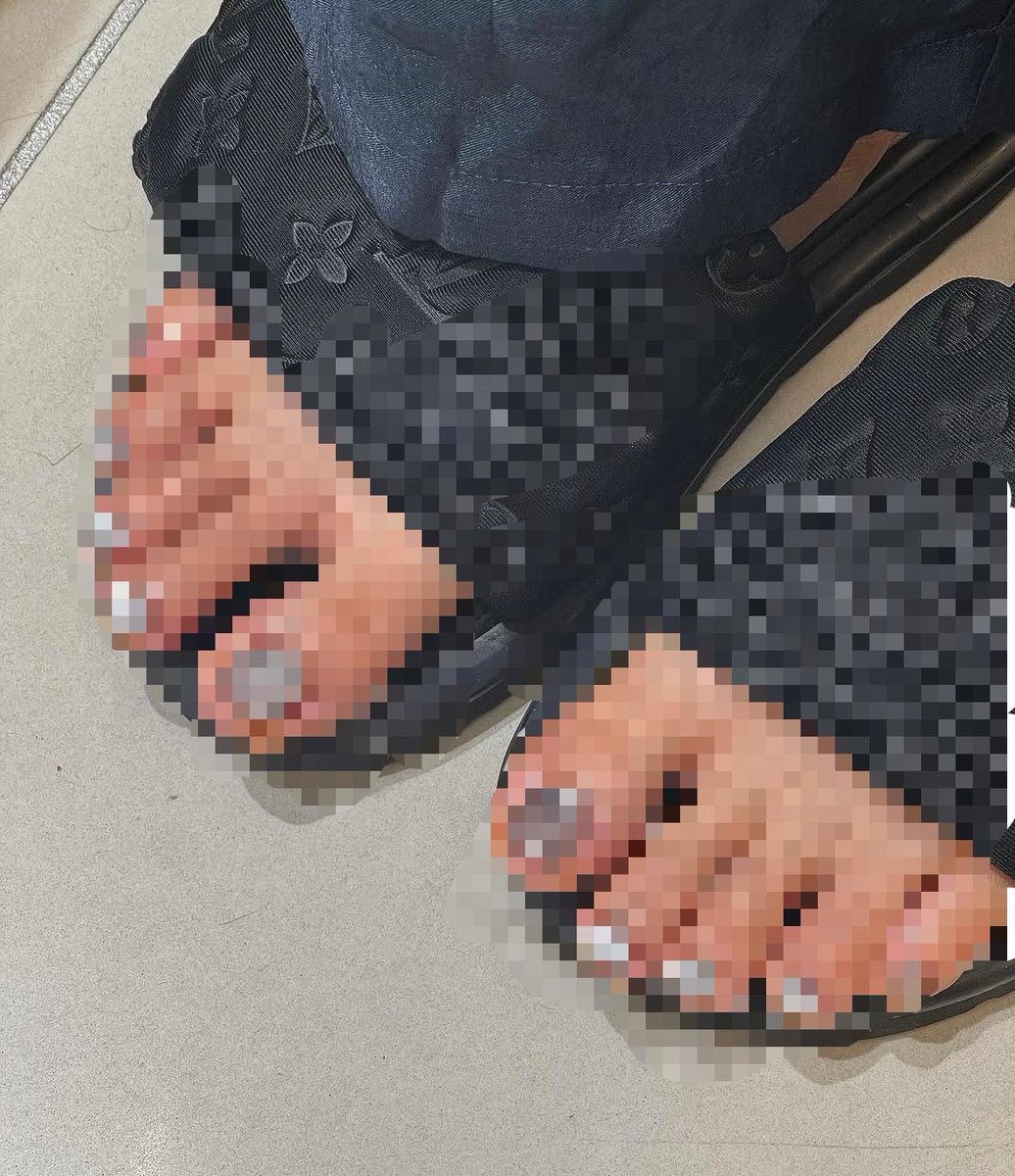 대낮부터 발정난 소추들🤪

상납 안하고는 도태즙 뷰릇💦 못해서💕

제발 바치게 해달라구 비는 한심한 루저❤️

덕분에 난 슬리퍼두 명품 신는데❤️

너희는 돈바치구 삼선슬리퍼나 신겠지🤪

우월한 율님과 격차 계속 더 벌려야 겠지?💦

팔로, rt 박구 기어와❤️

#펨돔 #핀돔 #상납