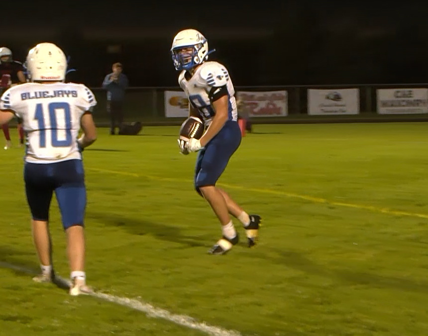 SportsZoneKCAU9's tweet photo. RETURN OF THE GACC!

@GACC_FOOTBALL holds off Homer with a pick in the final minute to win 20-14.

WATCH BELOW🏈🔽
https://t.co/uTJ6f0e6E6 https://t.co/tWJbv1c0NF