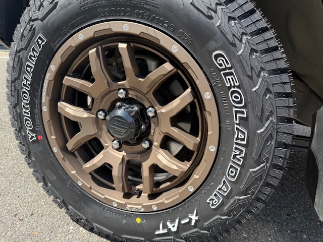 QVqWUr87QXWjrF7's tweet photo. ジムニーに「RAYS DAYTONA F6boost 16-5.5J」と「GEOLANDAR X-AT 195R16C」をお取り付けさせていただきました。ご購入、ありがとうございました。
https://t.co/4QxdxT3jZp」
#RAS #DAYTONA #F6boost #GEOLANDAR #XAT #195R16C https://t.co/l2WHfr5f9N