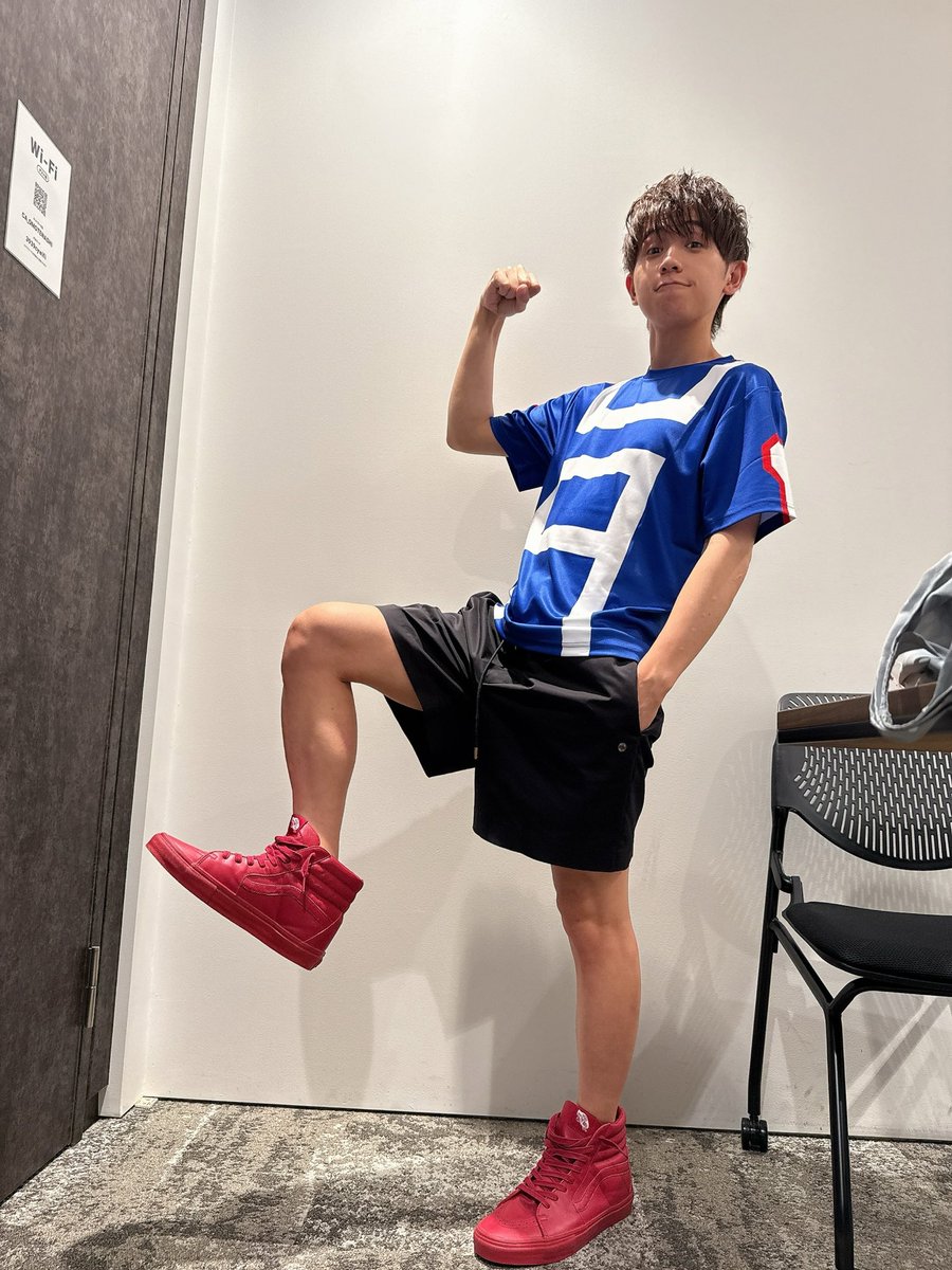 朝はデクと一緒に渋谷の街を清掃する皆との決起集会にサプライズで登場