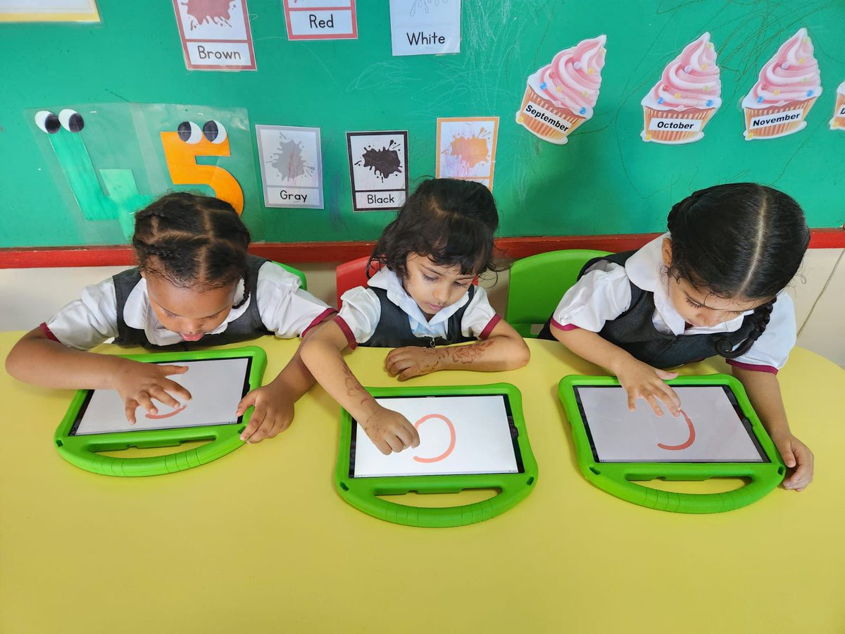 JafferyAcademy's tweet image. Tap, trace, and learn! ✍️💻 K1 learners explore the phonic sound s and a using tablets during ICT—blending technology with early literacy skills.

#intergratedlearning #sounds #phonics #literacyskills #digitallearning #nurseryschool #jafferyacademymombasa