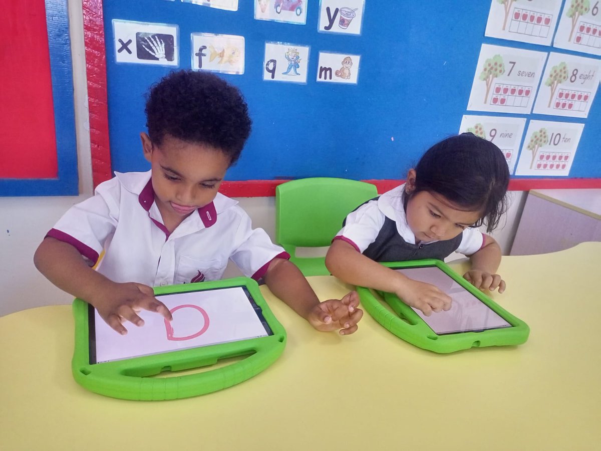 JafferyAcademy's tweet image. Tap, trace, and learn! ✍️💻 K1 learners explore the phonic sound s and a using tablets during ICT—blending technology with early literacy skills.

#intergratedlearning #sounds #phonics #literacyskills #digitallearning #nurseryschool #jafferyacademymombasa