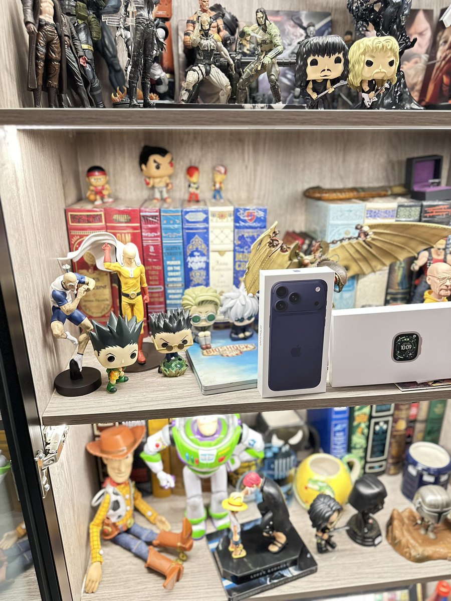 AbduPsycho13's tweet photo. Iphone 17 pro Max 
Apple watch Ultra 3 

دماء جديدة 😎

#iphone17promax #AppleWatchUltra3 #DeathStranding2 #hunterxhunter #MetalGearSolid #OnePunchMan #Metallica #bioshock  #dishonored #ONEPIECE #tekken #ToyStory #StarWars #breakingbad #dukenukem #cyberpunk https://t.co/d05auOUzii