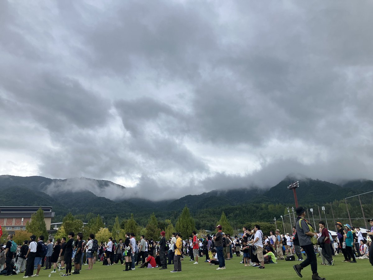 kemodamekun's tweet photo. 今日は中津川ワイルドウッドだけでなく、イナズマロックフェスやROCK IN JAPAN、山人音楽祭などなどいろんなフェスが同日開催してる中、こんなにも中津川に集まってくれる人いてすごい🙌

#中津川ワイルドウッド https://t.co/fOoriyyhcH