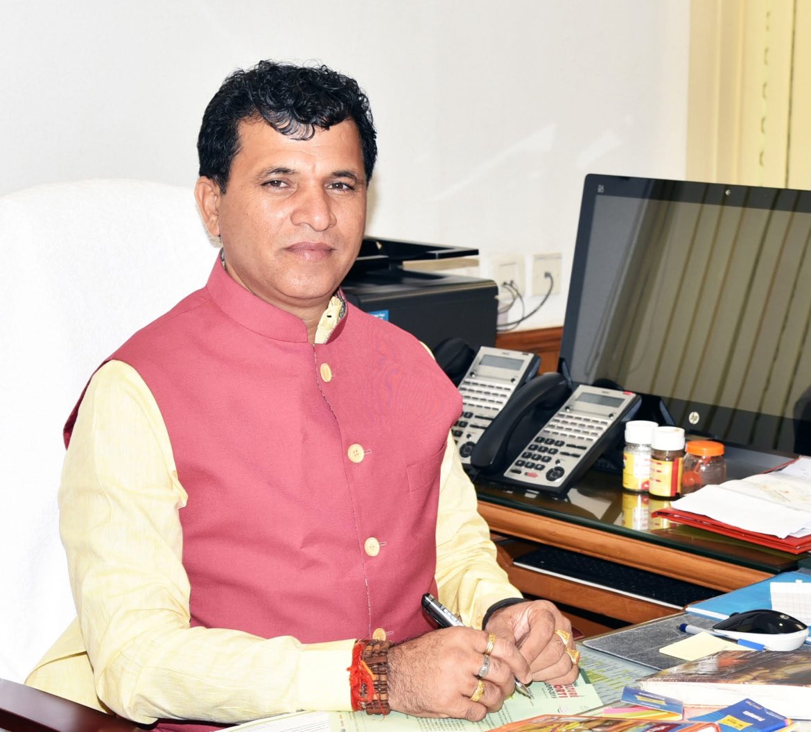 DevaramHudda7's tweet photo. बाड़मेर- जैसलमेर के पूर्व सांसद व पूर्व केंद्रीय कृषि राज्यमंत्री श्रीमान कैलाश चौधरी जी को जन्मदिन की हार्दिक बधाई एवं शुभकामनाएं! 
@KailashBaytu https://t.co/hvuAM0Zjd1