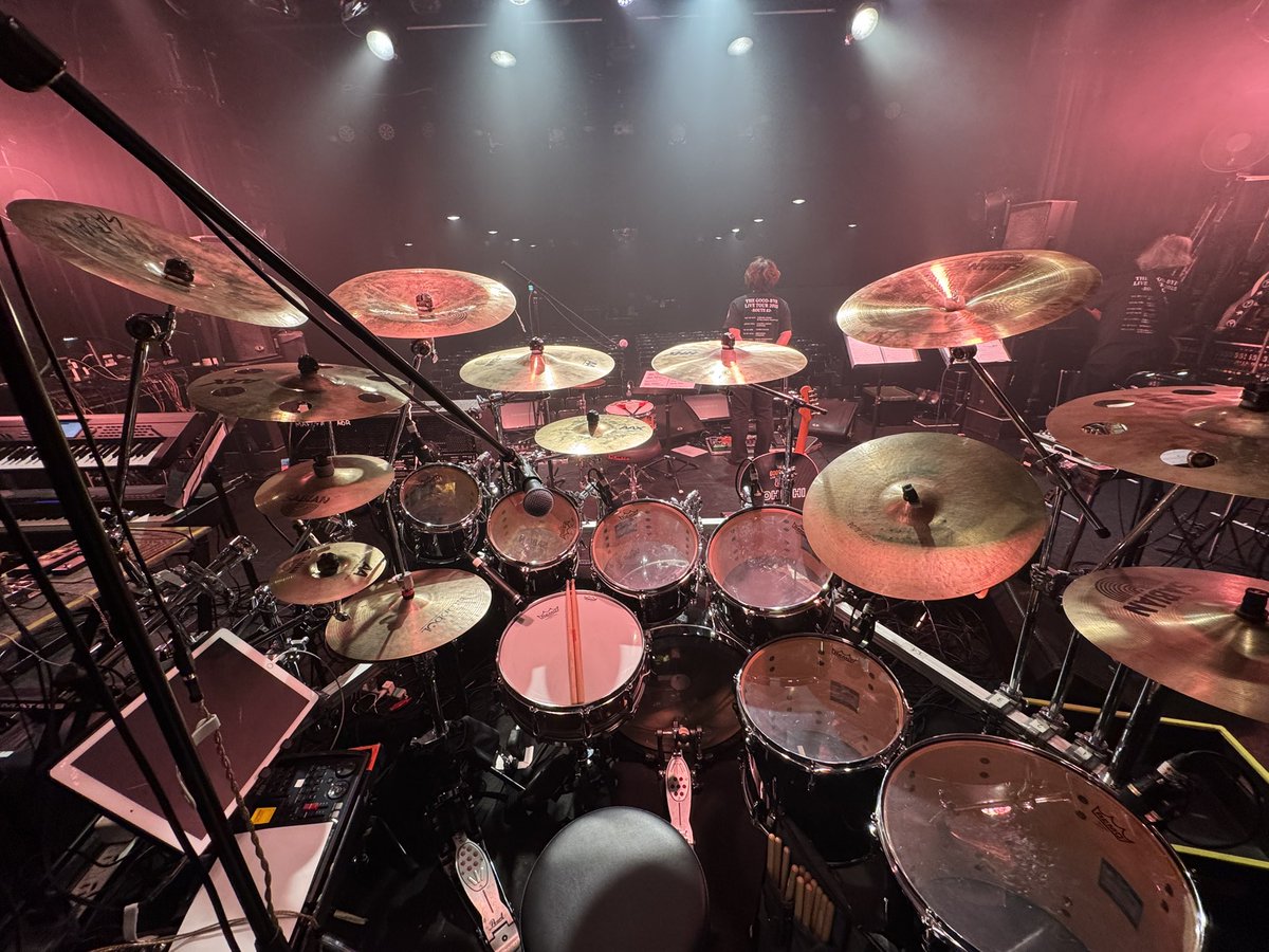 etochang's tweet image. ツアーラス前、仙台/Rensaも準備万端です！
今日もいい音してますよ〜

#PEARLDRUMS
#drum
#ドラム
#Pearl
#パールドラム