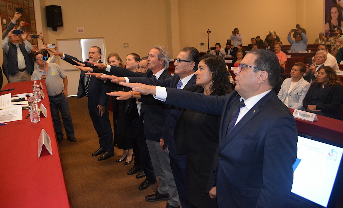 ross5401's tweet image. camarainformativa.com 📣 Francisco Cabezas fue reelegido por unanimidad como presidente de la @CODEME_Oficial por representantes de 55 federaciones nacionales.
💪 “La CODEME está más viva que nunca”.
#DeporteMexicano #CODEME #FranciscoCabezas #Asamblea2025 🇲🇽🏅