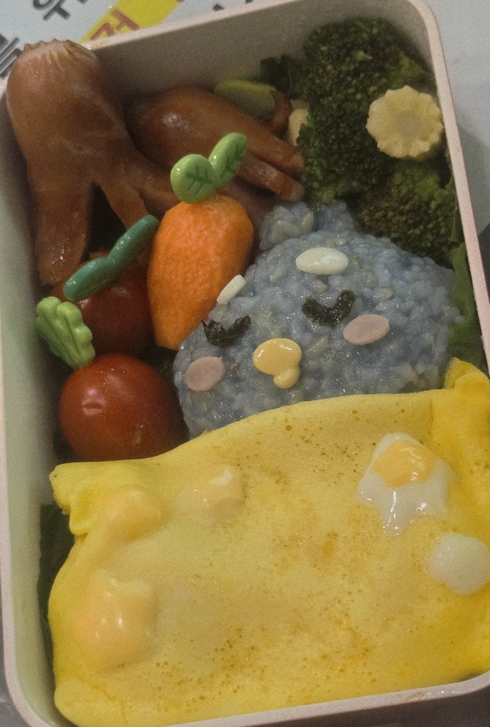 망난이 도시락을 차렸어요~
챔프도 넣고 싶었는데 도시락 통 크기가 작아서 안 들어가길래, 조만간 한 번 더 만들어 보려구요🥲