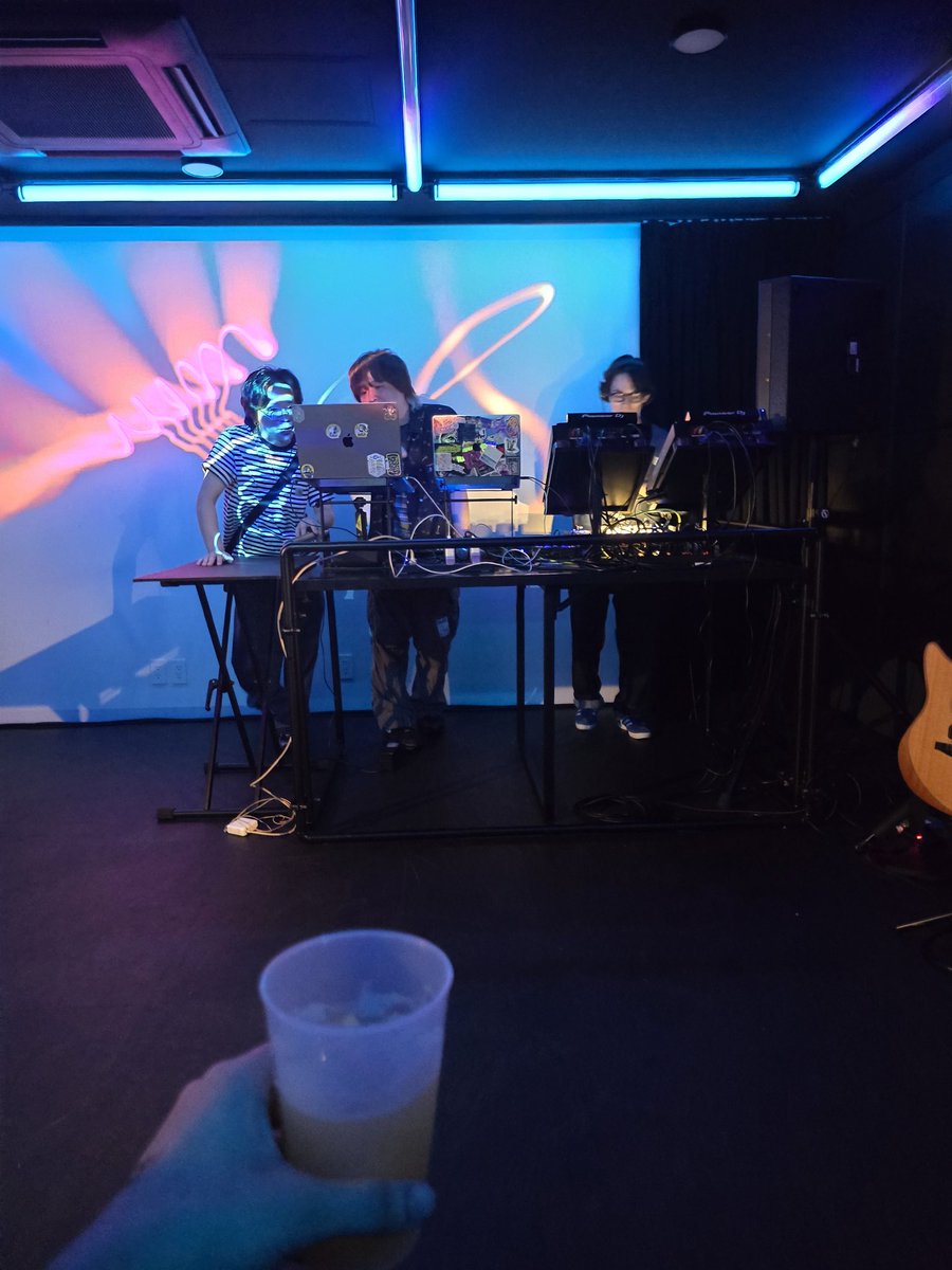 入って最初の並び最高じゃない？
#WWW20XX