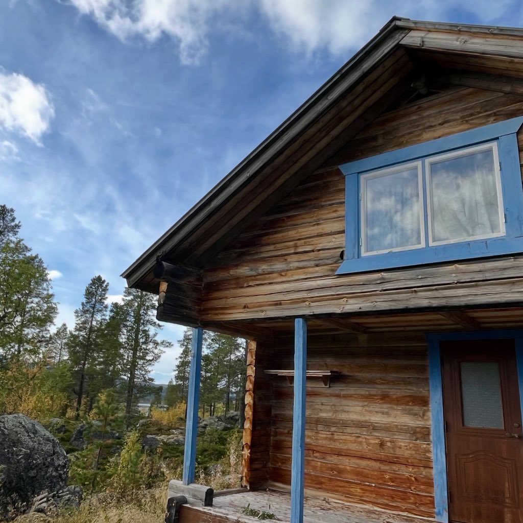 Långhelg i stugan i väglöst land.