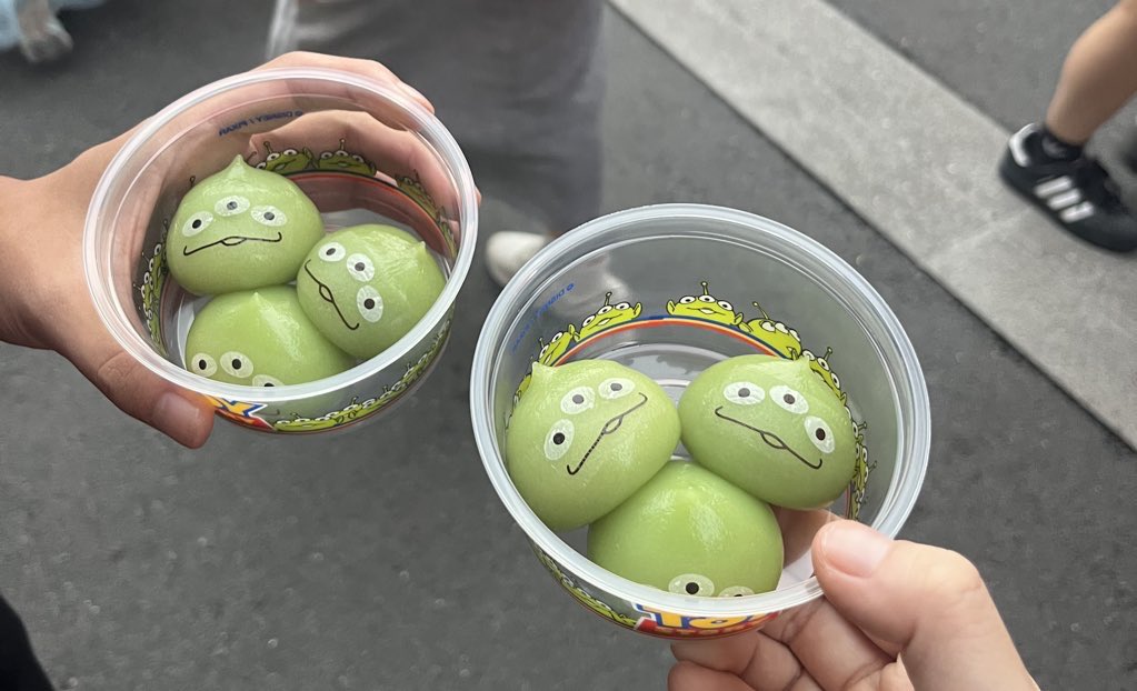 sa____tmim's tweet photo. ディズニー食べ歩きおすすめフード✨✨ https://t.co/jcJuaqmTkS