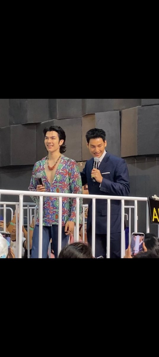 msga31524's tweet photo. #SHINESPACExMileApo
@Nnattawin1 
@milephakphum 

💛💚😭💛💚 https://t.co/cIqxj0D9dE