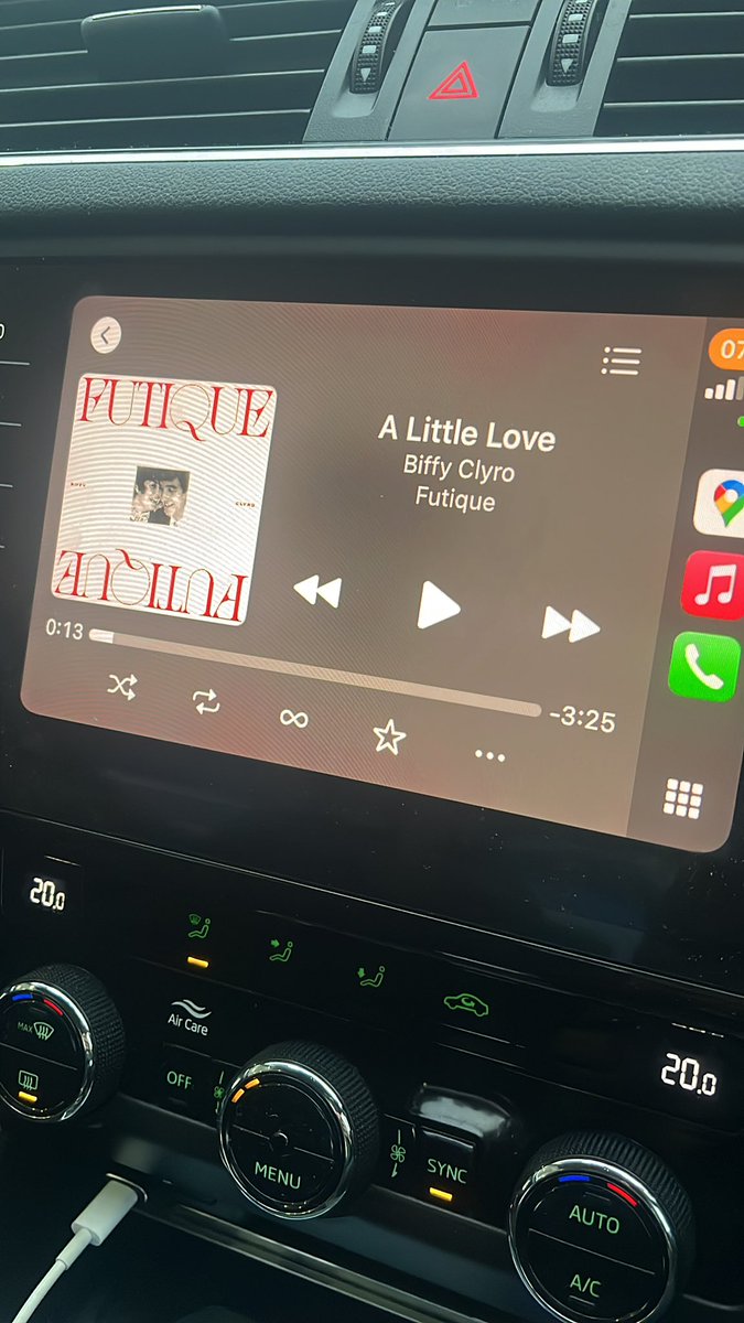 PCashmore's tweet image. Wee drive up to auld Reekie! Good company 💙💙💙 @BiffyClyro