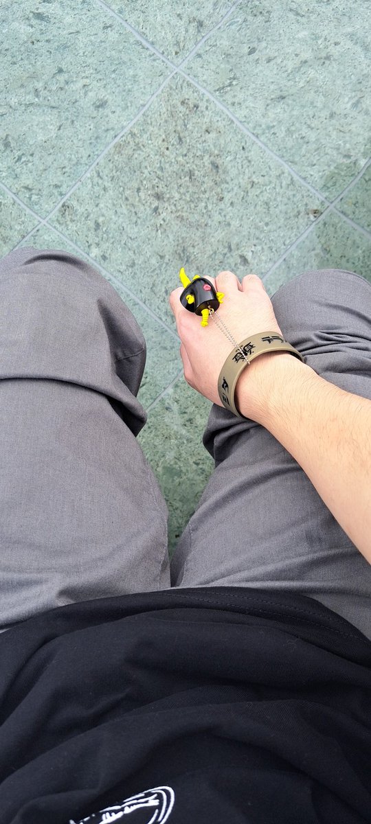 #デラデラ
セクデラちゃんと足湯～
ライブ楽しみ～