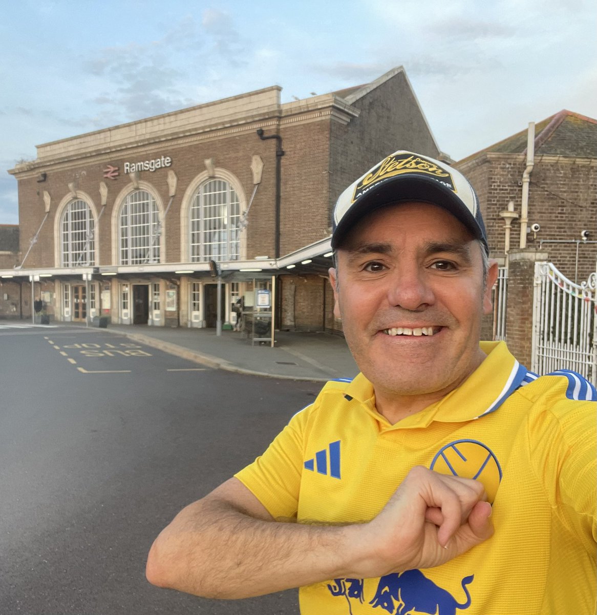 Wolves (A) Obligatory Ramsgate station selfie of course. Still so early in the season but we need that win today and some goals please. DCL to open his account today? See you in the pub 🤍💛💙Super Leeds🤍💛💙#LeedsUnited #lufc