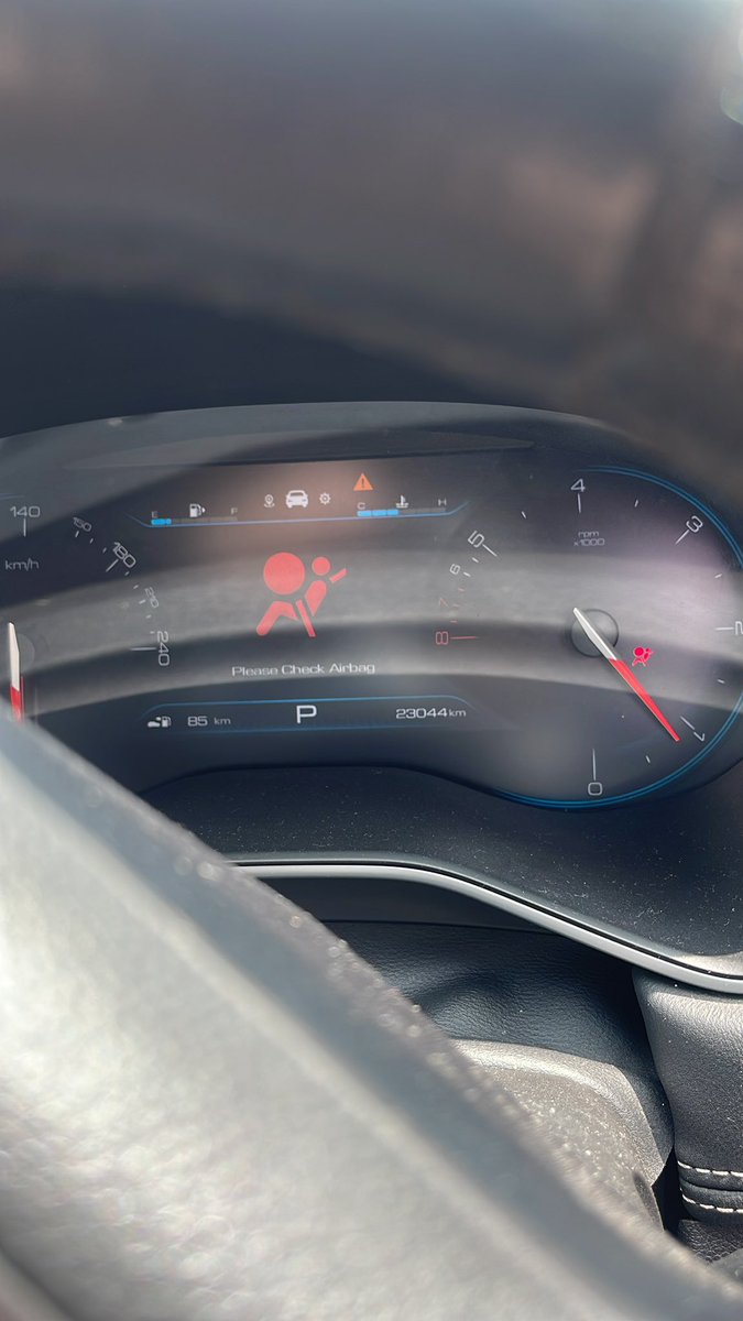 kshitijstudio's tweet photo. After multiple services @MGMotorIn has failed to sort out the seat belt issue causing a life threat! And the local service centre is least bothered https://t.co/0llTReNle3