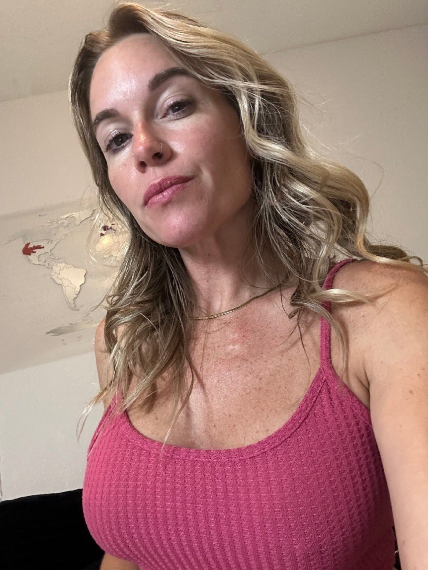 Scoundrel Wives tweet media