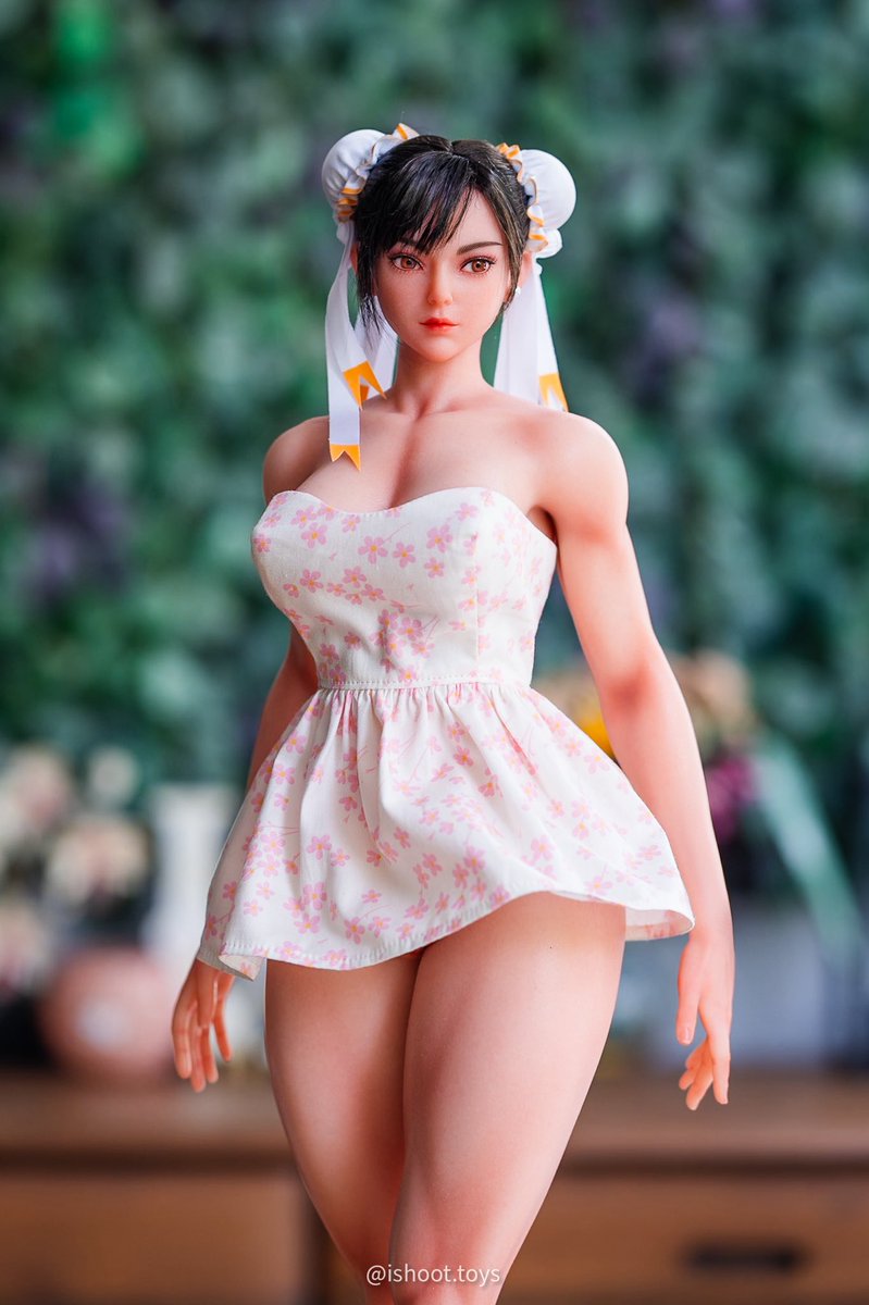 ishoottoys's tweet photo. Here’s another picture of Chun Li in her short custom tube dress!
What other types of clothes would you like to see her in?
#sgdstudio #sgdstudiochunli #sgd003 #fgstudio #fg003 #chunli #streetfighter #dollphotography https://t.co/jXblQzcYpG