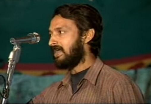 JNU के पूर्व छात्र संघ अध्यक्ष, अपने क्रांतिकारी तेवरों से पूरी दुनिया में अलग पहचान बनाने वाले, कामरेड, #अमर_शहीद चन्द्रशेखर प्रसाद जी की जयन्ती (20 सितम्बर 1964) पर उन्हें क्रांतिकारी सैल्यूट... लाल सलाम
#चन्द्रशेखर
#चन्दू

<a href="/SwamiPMaurya/">Swami Prasad Maurya</a> <a href="/NeerajMauryaMP/">Neeraj Maurya MP</a> <a href="/news24tvchannel/">News24</a> <a href="/aajtak/">AajTak</a>