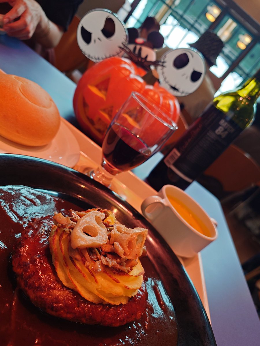 massan0157's tweet photo. 大人ディズニー🍷🍸️ https://t.co/NK5B5iGsPj