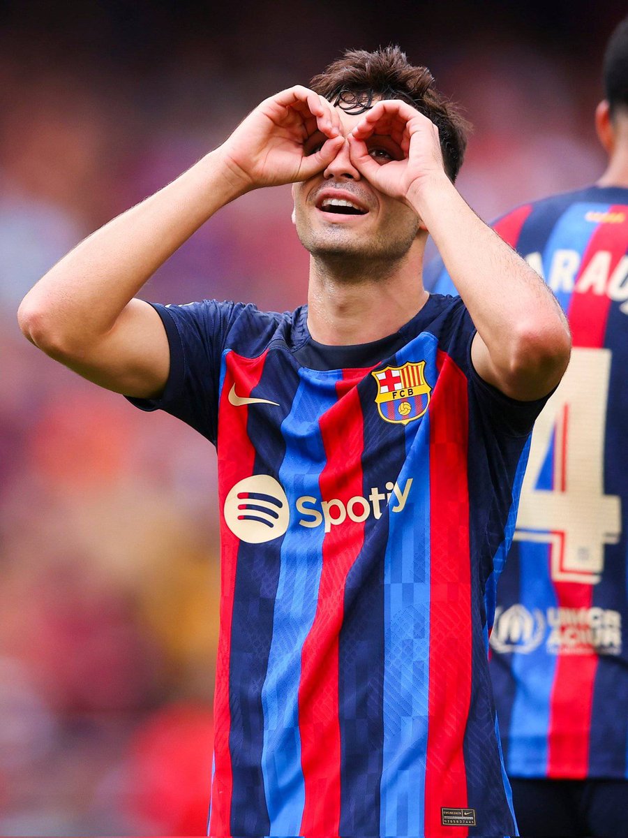 BarcaTimes's tweet photo. 🚨🎙| Pedri: "My signature celebration? It's dedicated to my father. One day we were having lunch at home and I wanted to dedicate my goals to him. Since the whole family wears glasses, we decided on this celebration." [@mundodeportivo] #fcblive https://t.co/vsUQ94X6N0