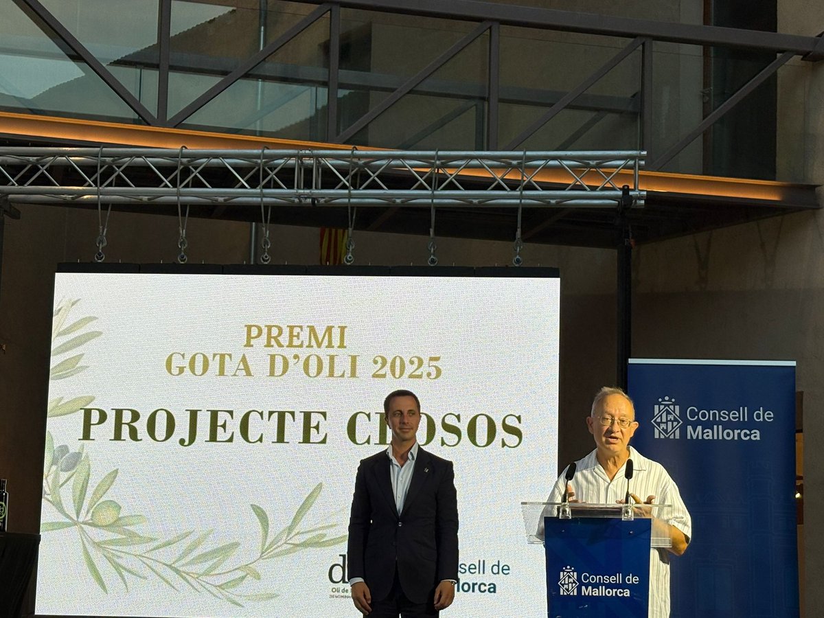 🪨 🫒  El projecte dels Closos de Can Gaià ha rebut el 🎖️ Premi Gota d'Oli 2025 que atorga el Consell de Mallorca i la DO Oli de Mallorca. 
  ℹ️ El Consell i la DO reconeixen així la tasca del projecte en la conservació i difusió del patrimoni arqueològic de Mallorca.