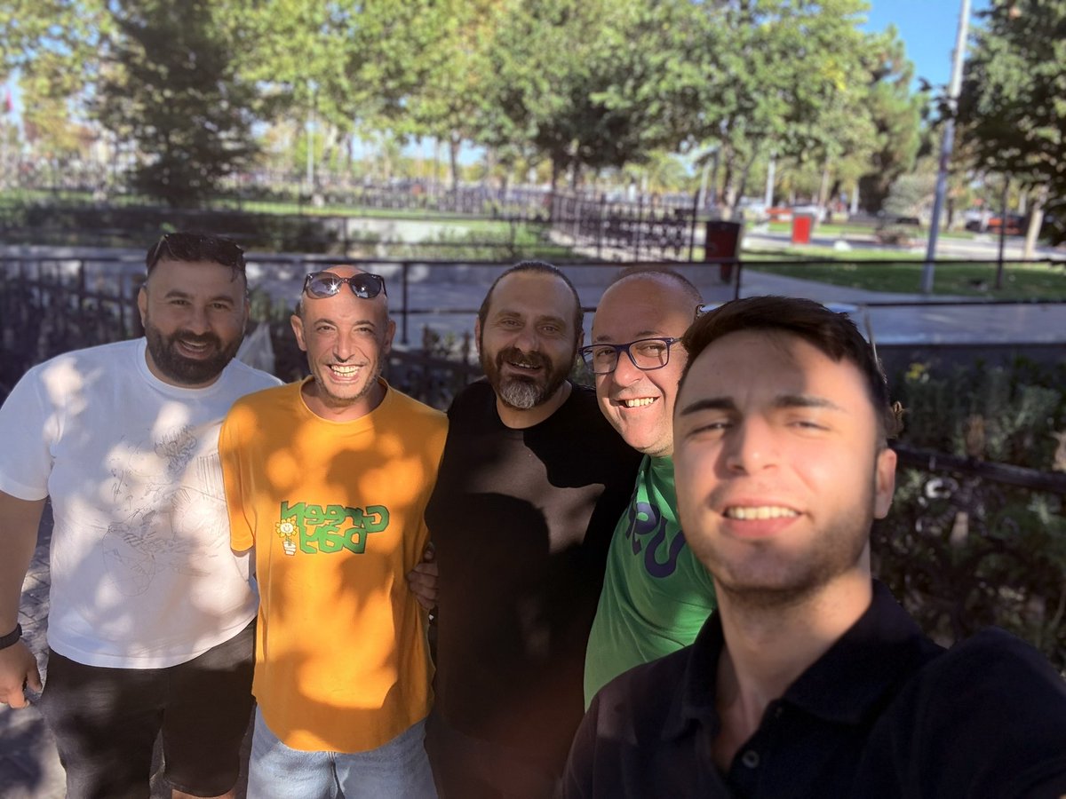 Kısa bir İstanbul gezisi  iyi geldi bana beni ağırlayan benimle ilginen kardeşim <a href="/adamikaaa/">ﺦ¹⁹⁶⁷ 卂ᗪ卂爪丨̇Ҝ卂</a> ve <a href="/maviifirtina/">MAVRALI</a> abime teşekkür ederim en kısa zamanda izmirde görüşmek üzere Allaha emanet olun iyiki varsınız ❤️💙