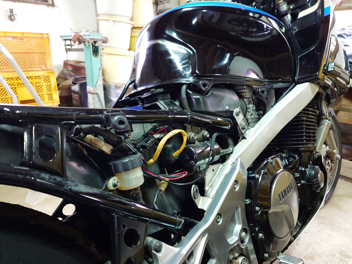 雨降りそうで、家族もいるので、家にいても暇なので、ここに籠もる（笑）