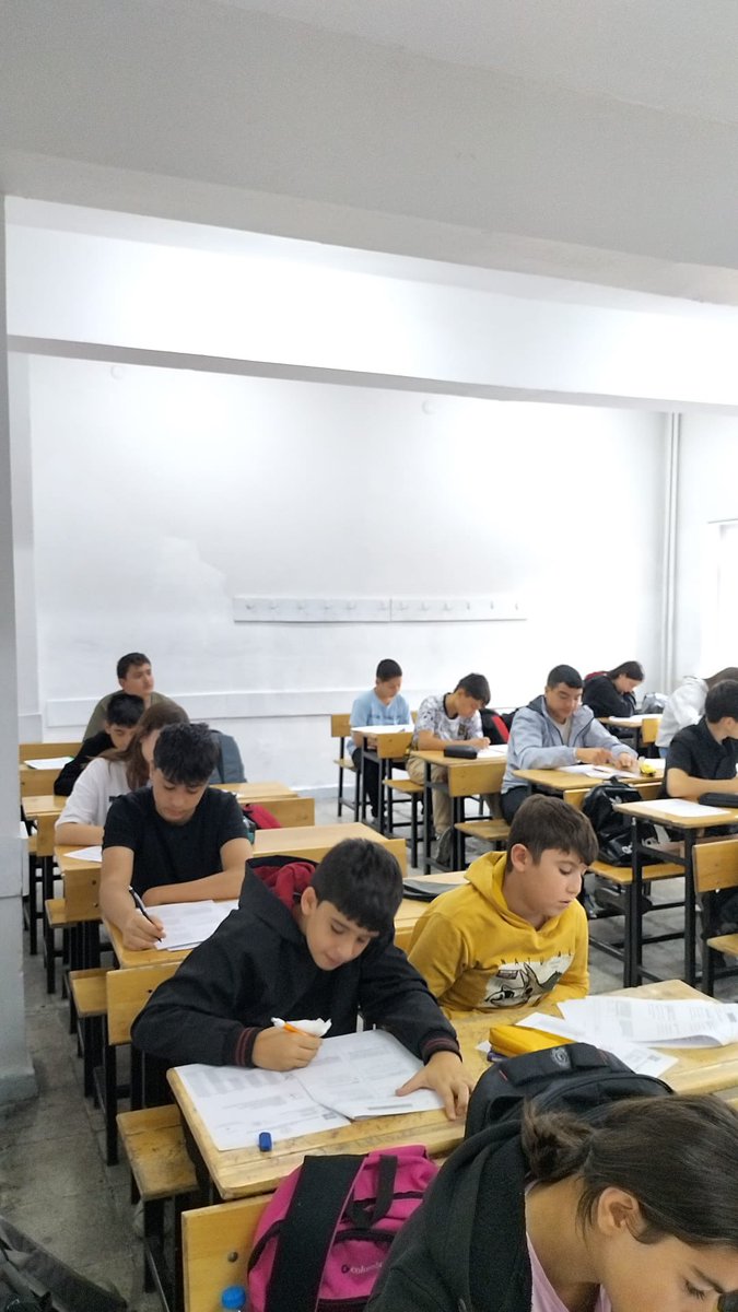 8.sinif öğrencilerimize yönelik DYK kurslarımızda hazırbulunuşluk sınavı yaptık. 
<a href="/meb/">Maria Elena Boschi</a>
<a href="/Erzurum_Mem/">Erzurum İl Millî Eğitim Müdürlüğü</a> 
<a href="/Yakutiyemem/">YAKUTİYE İLÇE MEM</a> 
<a href="/AGazioglu25/">Abdurrahman GAZİOĞLU</a> 
<a href="/Slhttngenc/">Selahattin GENÇ</a>