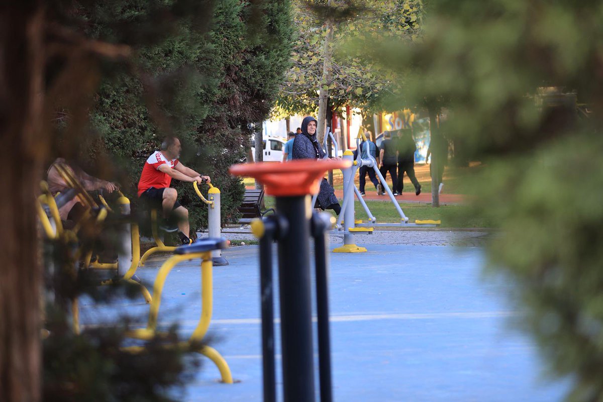 Yenilediğimiz zemini test ettik bu sabah, sonuçlar gayet güzel.

Üşenmeyelim, yürüyelim sevgili komşularım:)

📍Dr. Ziya Gün Parkı