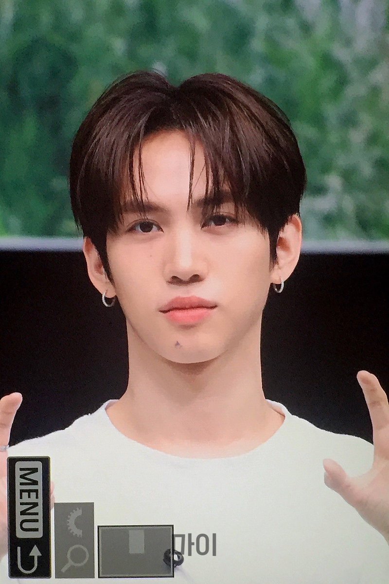 myjuu7e8's tweet image. 250920 ⬇️오늘제일잘생긴사람⬇️ 
#idntt #아이덴티티 #KIMJUHO #김주호