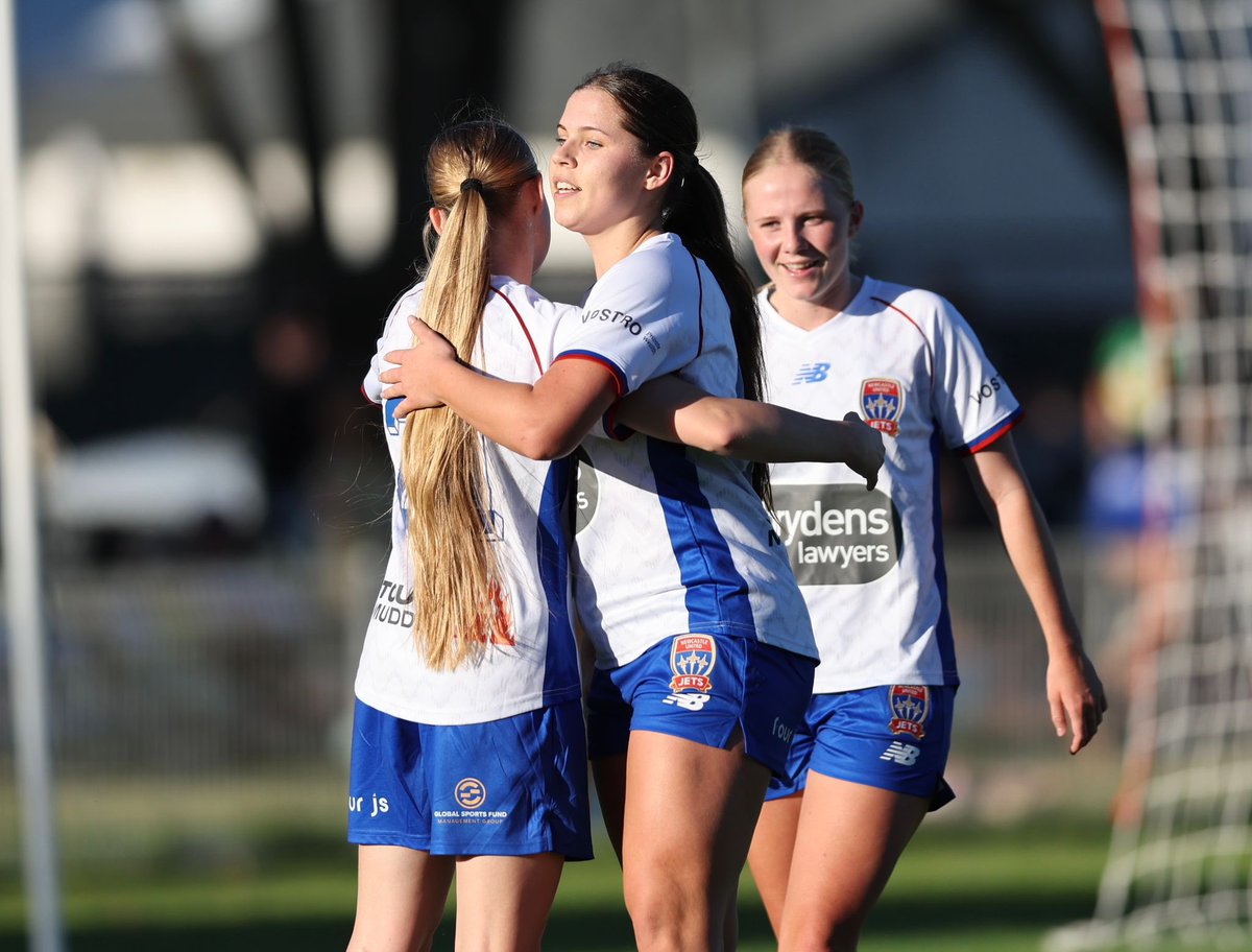 NewcastleJetsFC's tweet photo. FT | A quality 6-2 win for the girls to start the day 🙌 https://t.co/ZZcZH92Le1