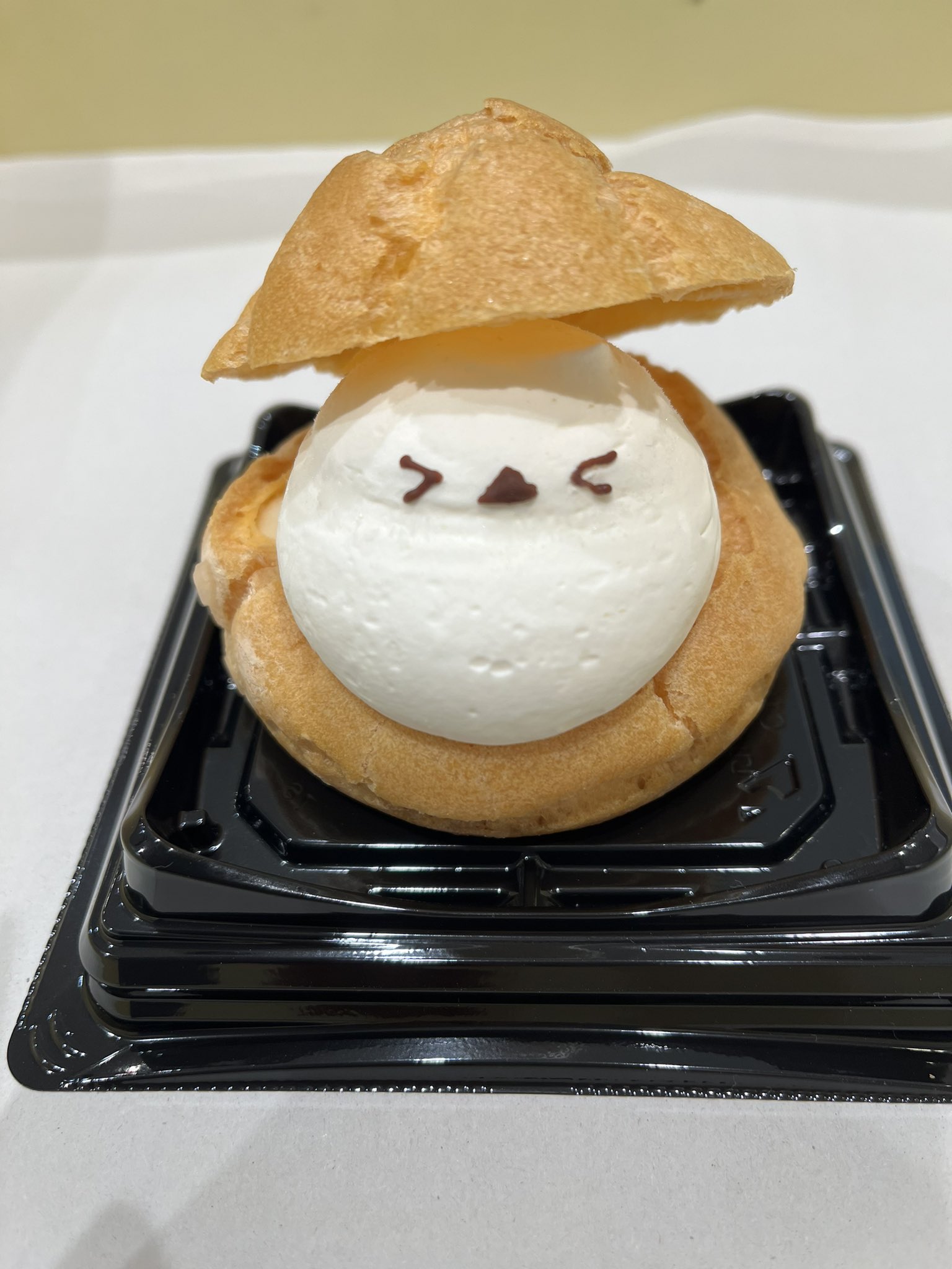 シュークリームページ シュークリーム「桜香（さくらか）」6個入 | ホテル華の湯