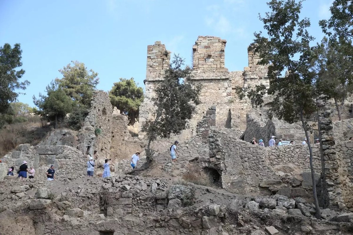 1,800-year-old stadium unearthed in Antalya’s Syedra Ancient City hry.yt/1sT