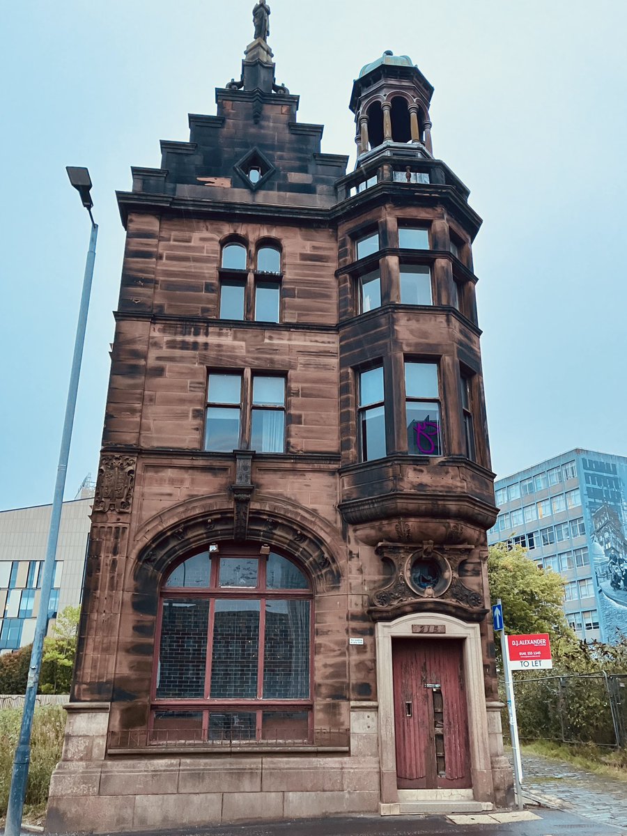DennistounStyle's tweet photo. To let! Imagine staying in this beauty! The Linen Bank, 215 High St, Glasgow. James Salmon 1895. #glasgow #glasgowheritage #glasgowlinenbank #linenbank #jamessalmon #215highstreetglasgow https://t.co/HalDw56xNZ