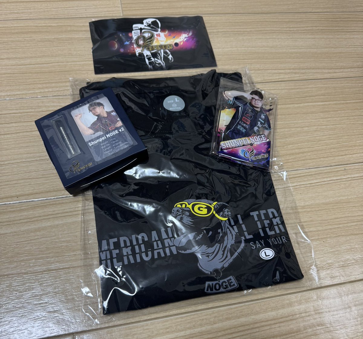 46base's tweet photo. ダーツ祭りにて野毛駿平プロ(@nogeshunpei1029 )グッズを色々ゲット！新発売のバレルは残念ながら完売でした😅 https://t.co/Jkq2qfx5jW