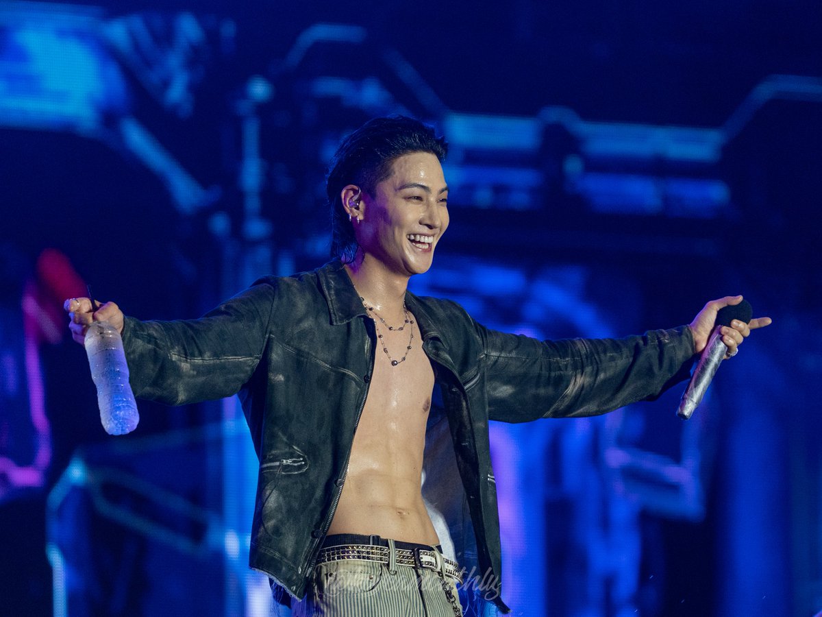 koreamonthly's tweet photo. AHGASES~ 🐥📢

Here's a sneak preview of some shots of our favourite leader #JAYB we have in store for the full review of our #WATERBOMB2025 DAY 2 review 👐 Stay tuned~💚

Read DAY 1's review in the meantime: https://t.co/jZEvBmDCIp

#제이비 #GOT7 #갓세븐
#WATERBOMBSG2025 https://t.co/oVmpgH6qyv