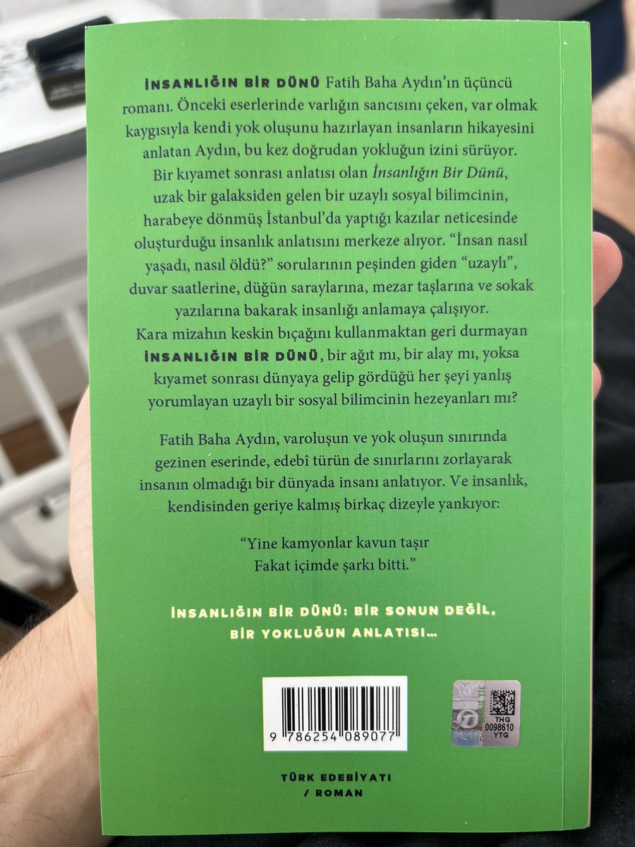 Bana yeniden roman okumayı sevdiren ağabeyim <a href="/tanburibaha/">Fatih Baha Aydın</a> nın üçüncü romanını tavsiye ediyorum