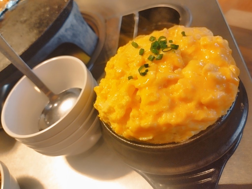 gurumeimouto's tweet photo. 『くるむ』＠新大久保

もうみんな知ってる行列できるお店。包む用のお野菜たっぷりすぎて美容に良さそうなとこなんかお姉様に大人気の韓国料理‼️新大久保いくならここはマストすぎる💓選べるコースでお得だし
コスパ最高でオススメとしかいいようがないです🤭 https://t.co/hr25nFmQKd