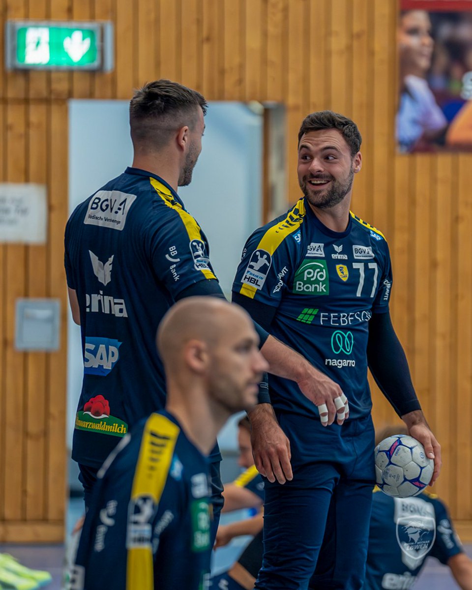 𝑨𝒃𝒔𝒄𝒉𝒍𝒖𝒔𝒔𝒕𝒓𝒂𝒊𝒏𝒊𝒏𝒈 𝑖𝑛 𝑡ℎ𝑒 𝑏𝑜𝑜𝑘𝑠! 🦁☑

Mit guter Laune geht's nach Hannover! 😁

#rnl #rnloewen #handball #HANRNL