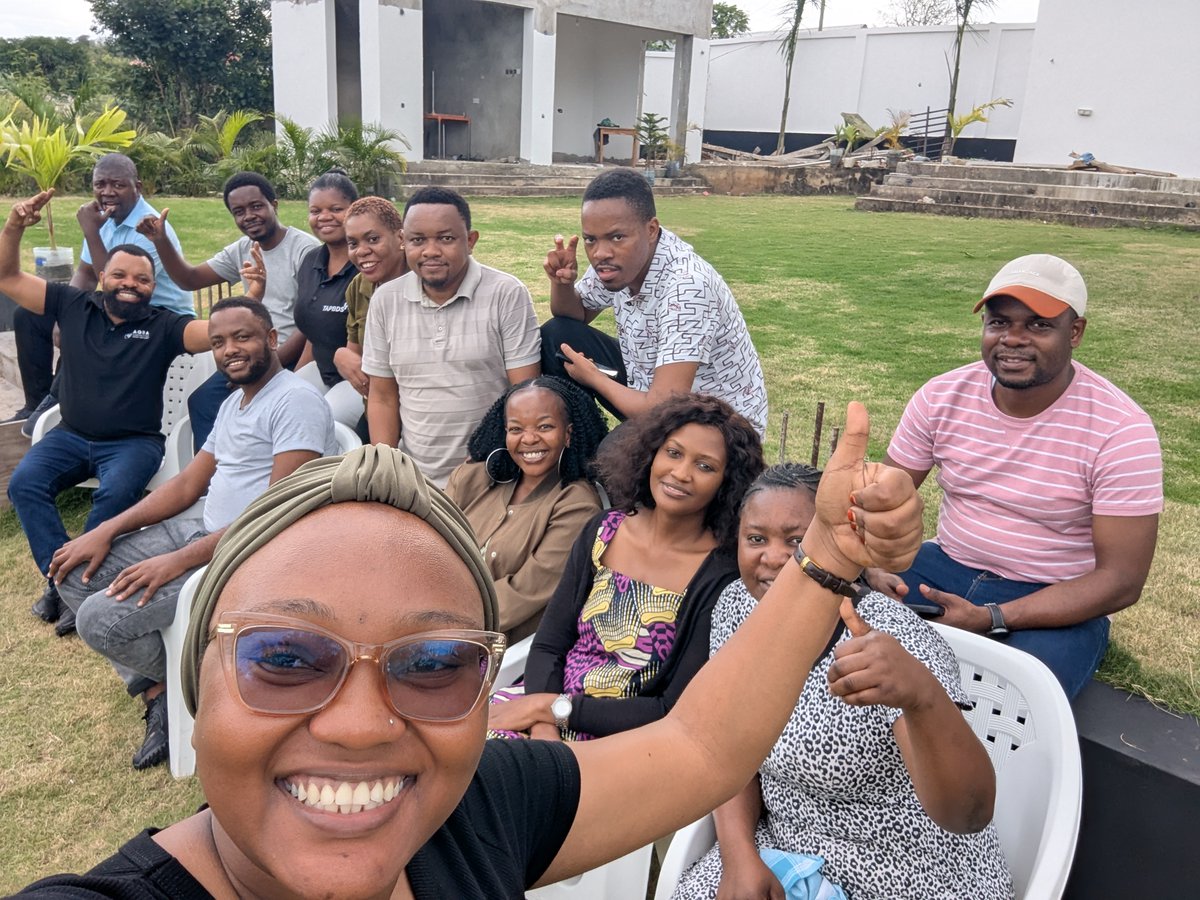 TapbdsLtd's tweet photo. TAPBDS wish you a fabulous weekend.
#TAPBDS #weekend #SalesTraining #MarketingTraining #MSMEs #SMEs #StartupTanzania #DarEsSalaam #TanzaniaBusiness #BusinessGrowth #SalesFunnel #ValueProposition #WhatsAppMarketing #KPI #Entrepreneurship #Training https://t.co/TvaoinGxEP
