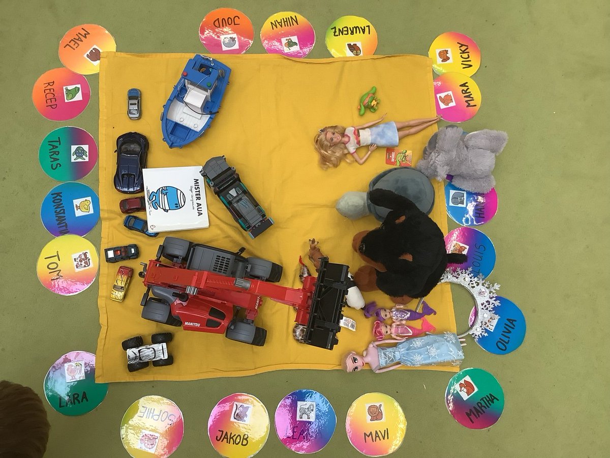 nilskern17's tweet photo. In Louis' Kindergarten war gestern "Bring 1 Spielzeug mit"-Tag .... einmal dürft ihr raten 😜😅
#KernKid https://t.co/7RTKo3MjSA