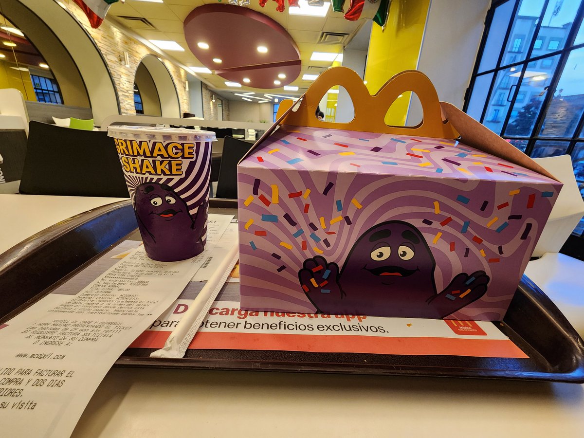 Pp_paranoias's tweet image. Hoy fui al centro, el cielo se puso punk, probé la malteada de Grimace y me salieron los gemelos.

#PokemonGO #PoGO #Indeedee