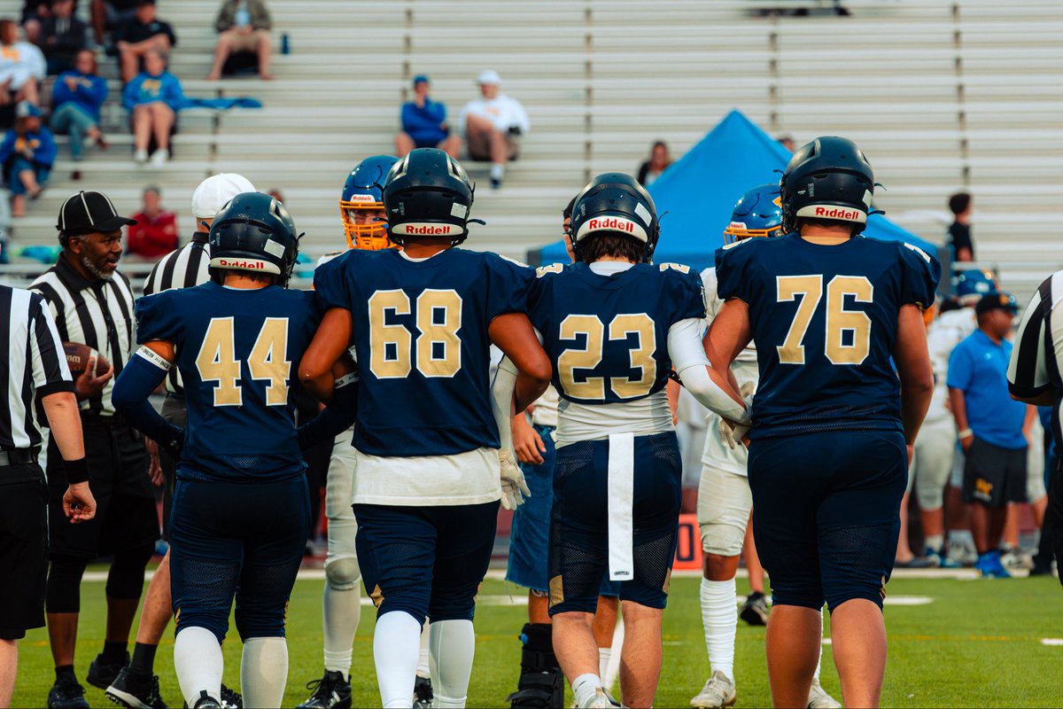 JulianAbrams77's tweet photo. An amazing 24-6 win against El Toro High School from California, Proud of my team for the win! Got a good amount of pancakes as well🥞🍴#fypシ #Football #foothillhighschool #lineman #pancakes #line6 #hardwork @Foothillhsfb @GVVikingFB @Coach_CoryWhite @BullpupFootball https://t.co/8SGJ8cAANM