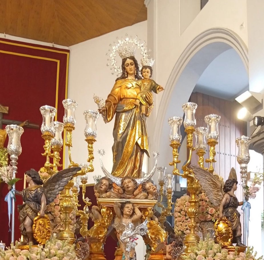 JPulgarSalgado's tweet image. No podía faltar la devoción Salesiana. La María Auxiliadora de la Palma del Condado.
En su paso, luciendo su talla completa.
Esta imagen es la única Auxiliadora coronada en la provincia de Huelva y procede de Utrera, una de las cunas de la devoción salesiana en España.