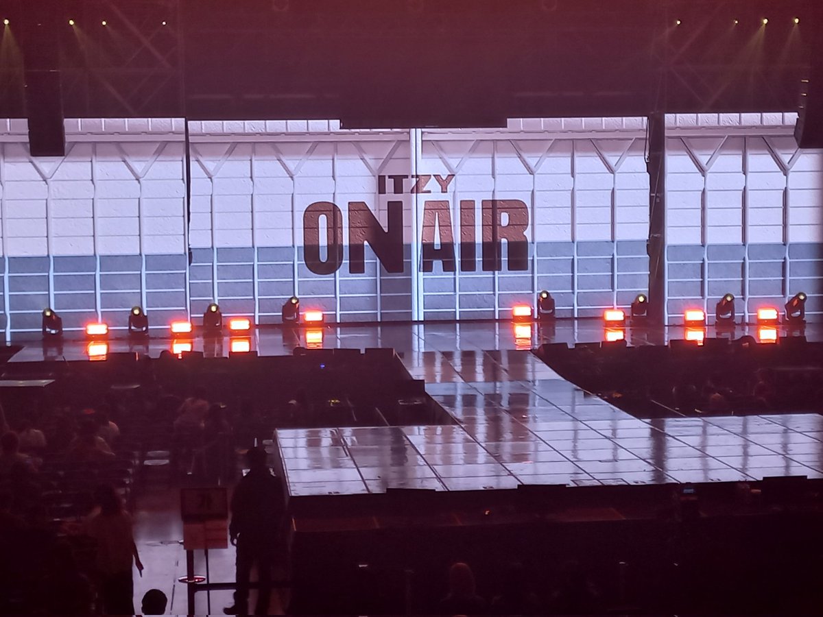 내 자리 시야 미쳤나 진짜 좋네